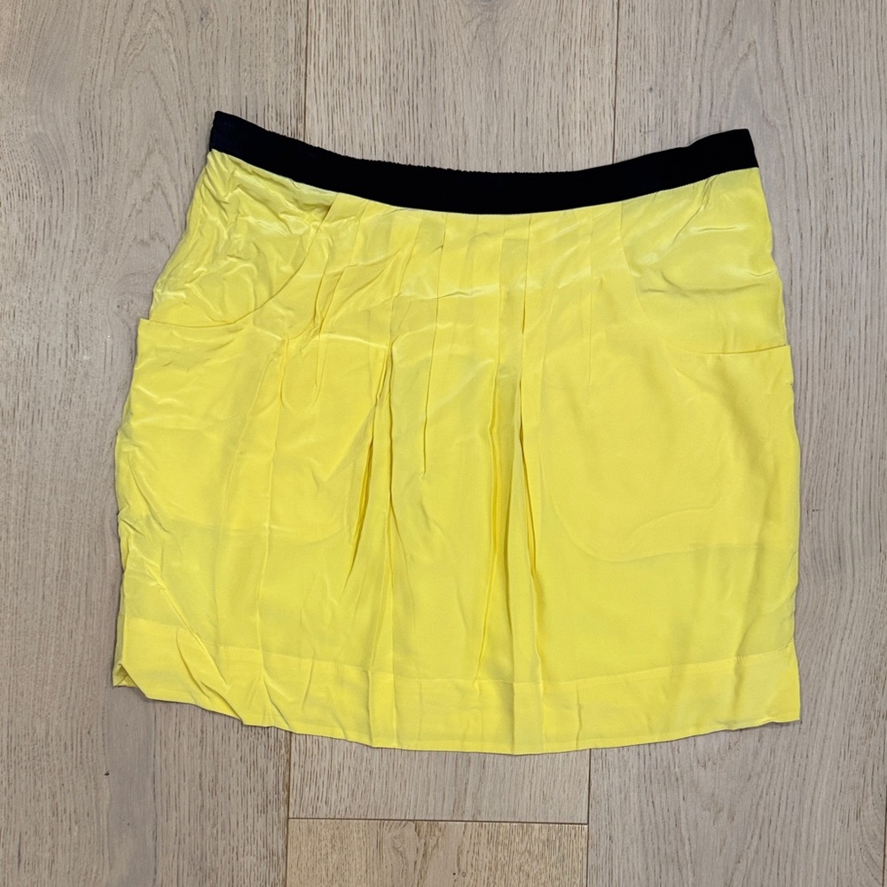 BCBGMaxAzria 100% Silk Yellow Mini Skirt with Black Waistband